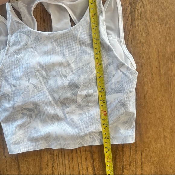 Lululemon Double Lined Tank Bra Size 4 White Multi Mesh Sporty Athletic Top - Picture 5 of 8